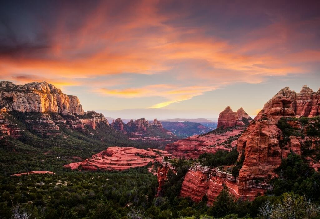 Sunset over the red rock formations at Sedona Valley