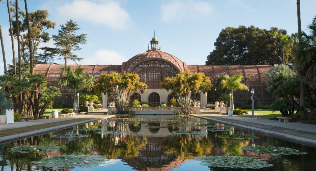 Reflection pond in front of building in Balboa Park. Things to do in Hillcrest San Diego.